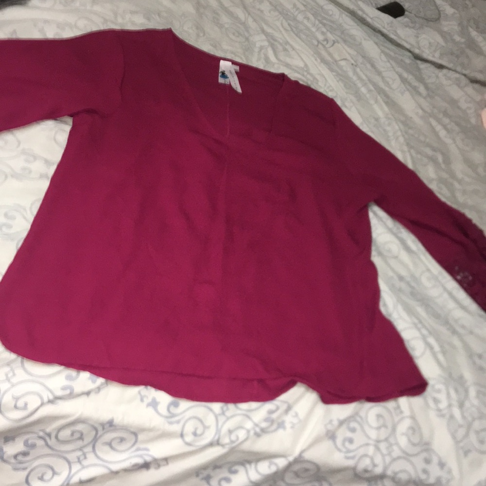 A society girl XL in the color red. Dress shirt.